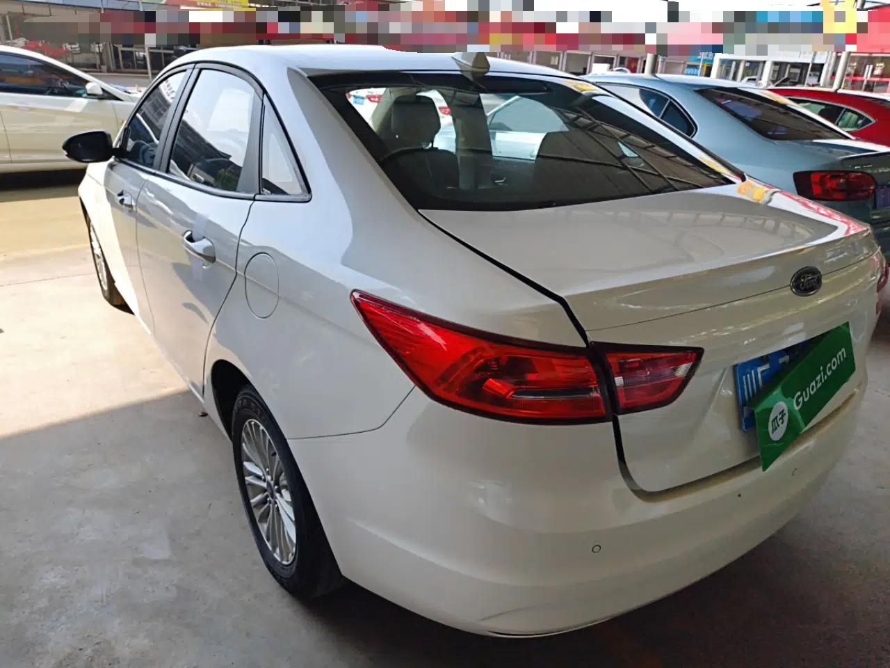 Ford Escort 2017 1.5L Automatic Comfort Model — миниатюра 4