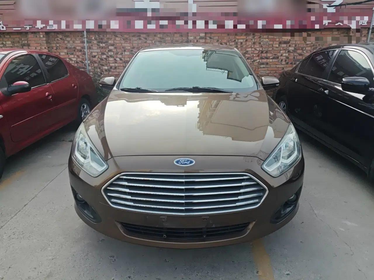 Ford Escort 2017 1.5L Automatic Comfort Model — миниатюра 2