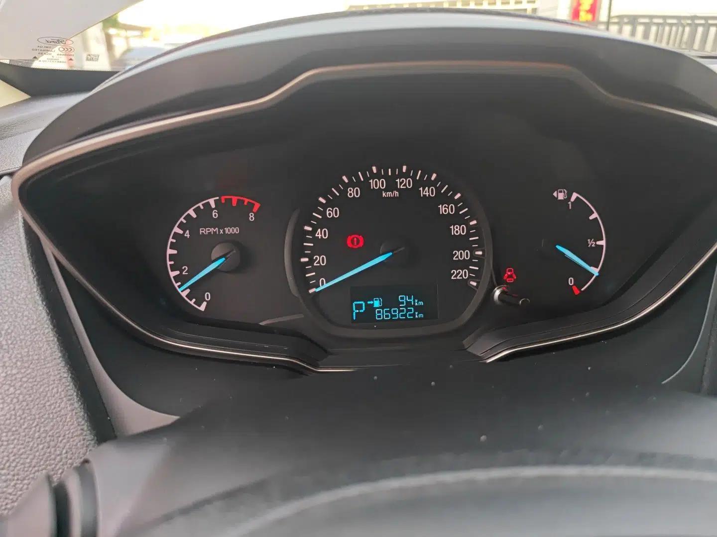 Ford Escort 2017 1.5L Automatic Comfort Model — миниатюра 15