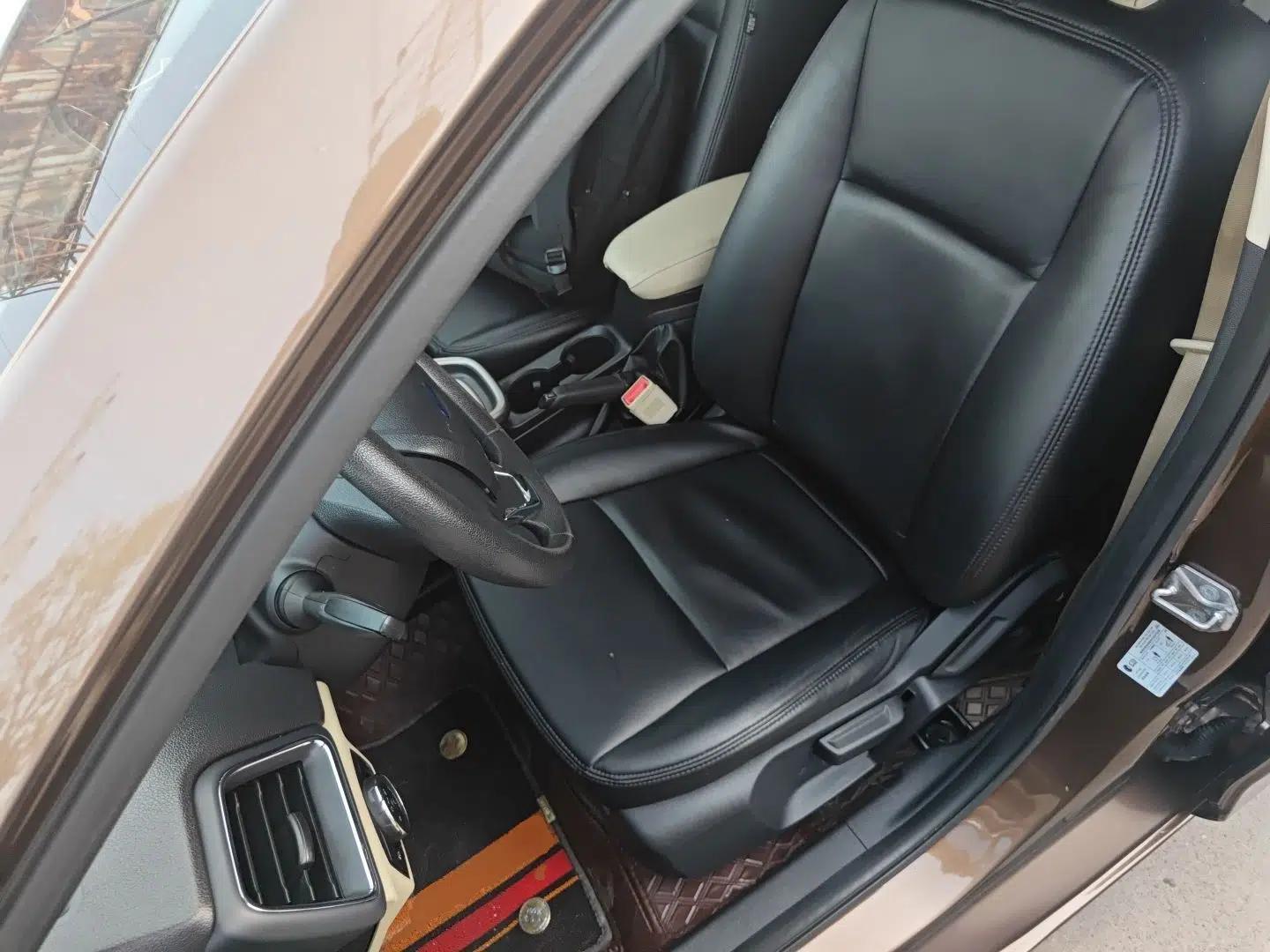 Ford Escort 2017 1.5L Automatic Comfort Model — миниатюра 18