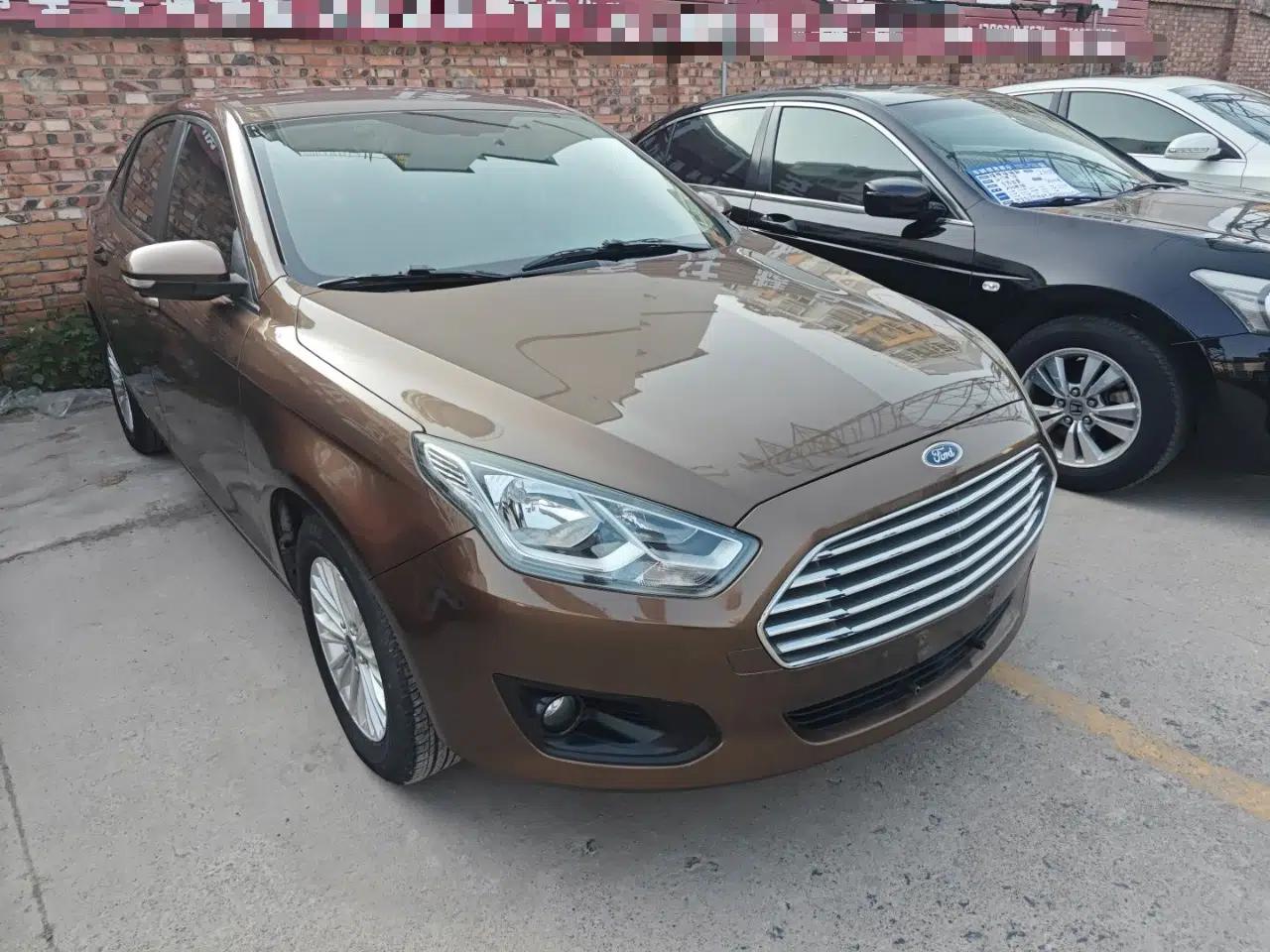 Ford Escort 2017 1.5L Automatic Comfort Model — миниатюра 3