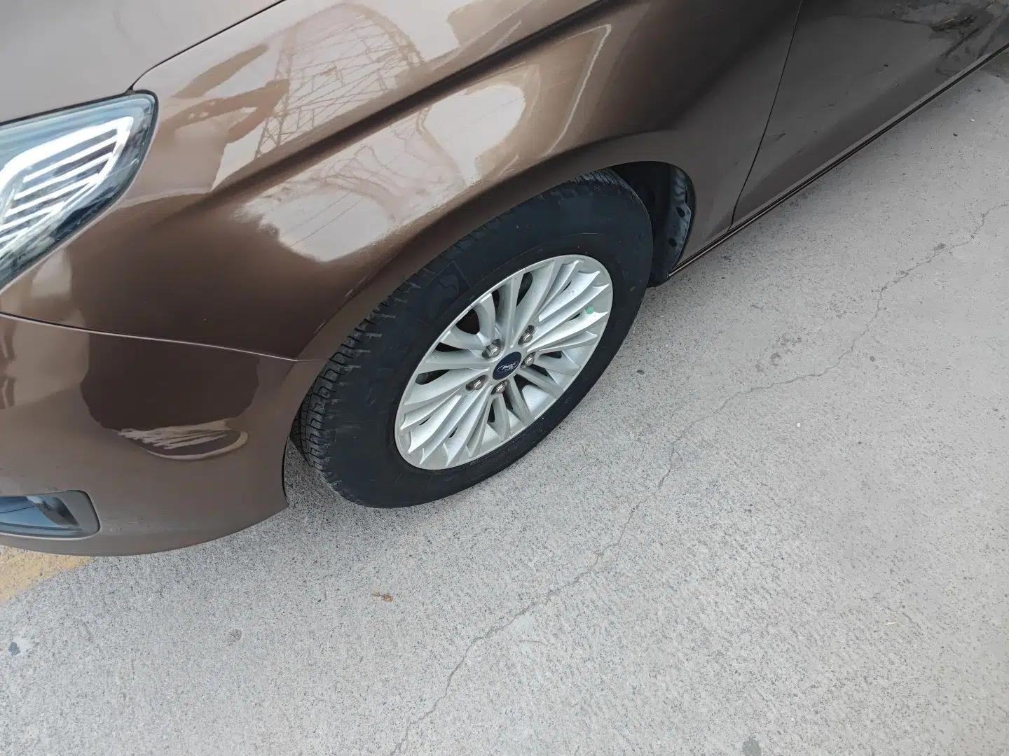 Ford Escort 2017 1.5L Automatic Comfort Model — миниатюра 8