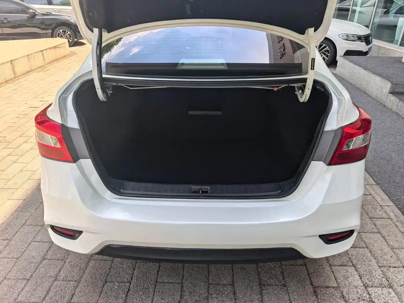 Nissan Sylphy 2016 1.6XL CVT Premium Edition — миниатюра 15