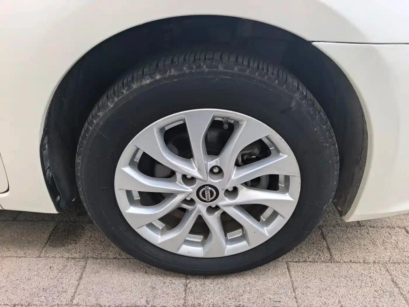 Nissan Sylphy 2016 1.6XL CVT Premium Edition — миниатюра 26