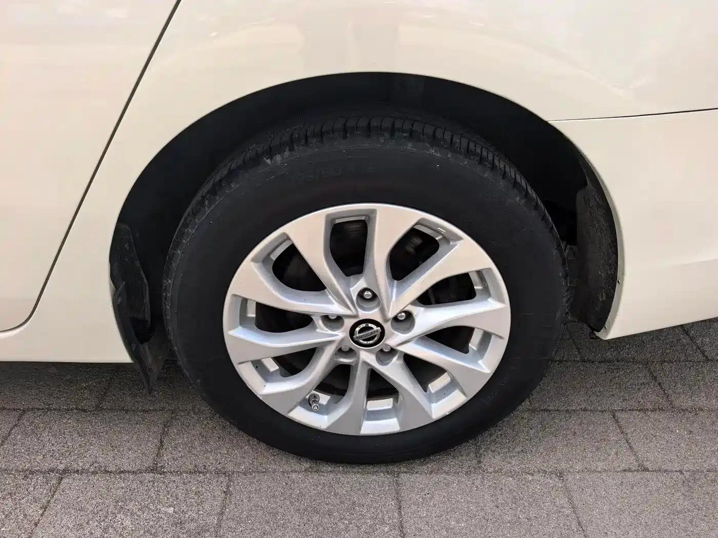 Nissan Sylphy 2016 1.6XL CVT Premium Edition — миниатюра 30