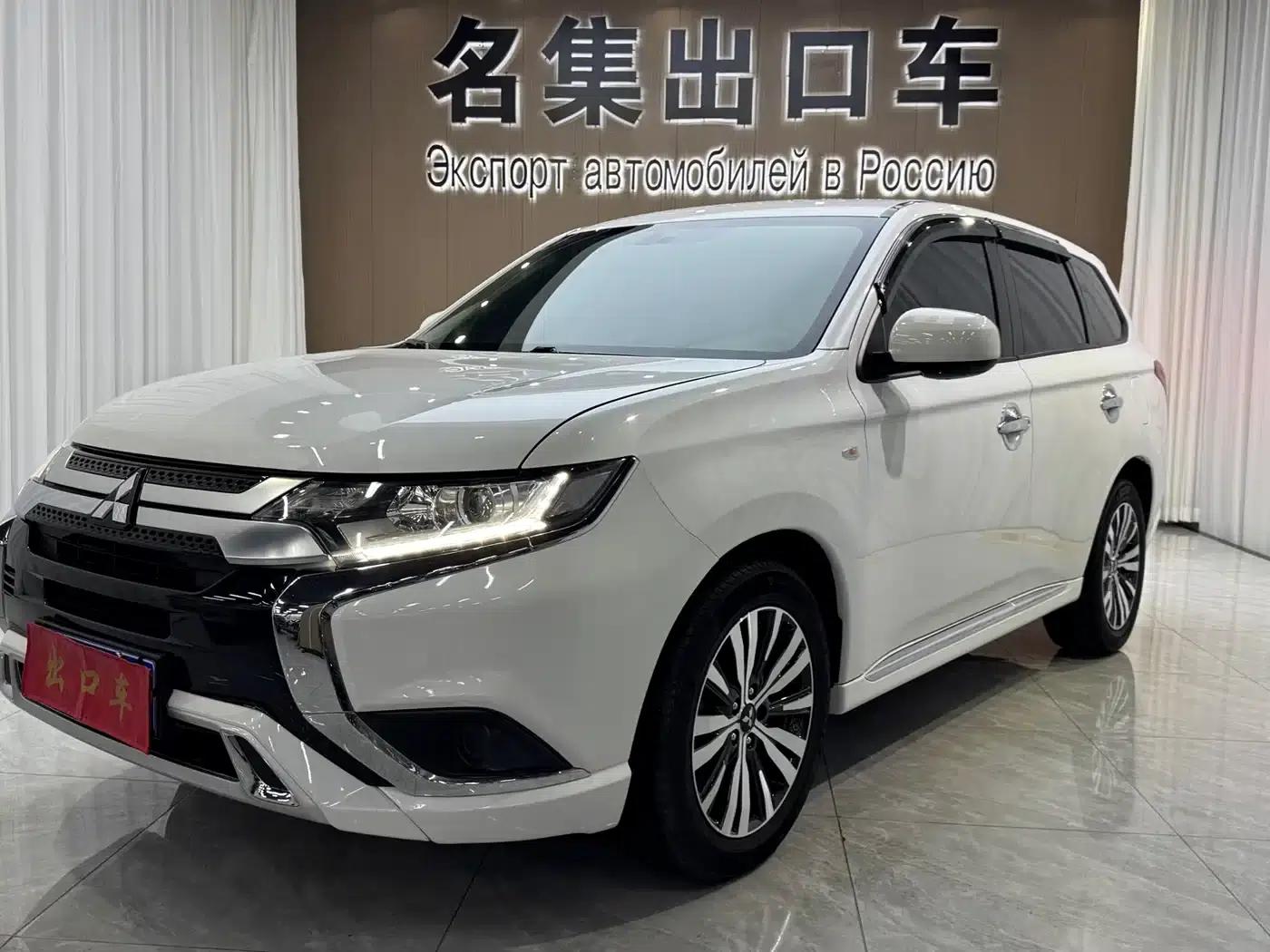 Outlander 2021 2.0L 2WD Comfortline 5-seater — миниатюра 1