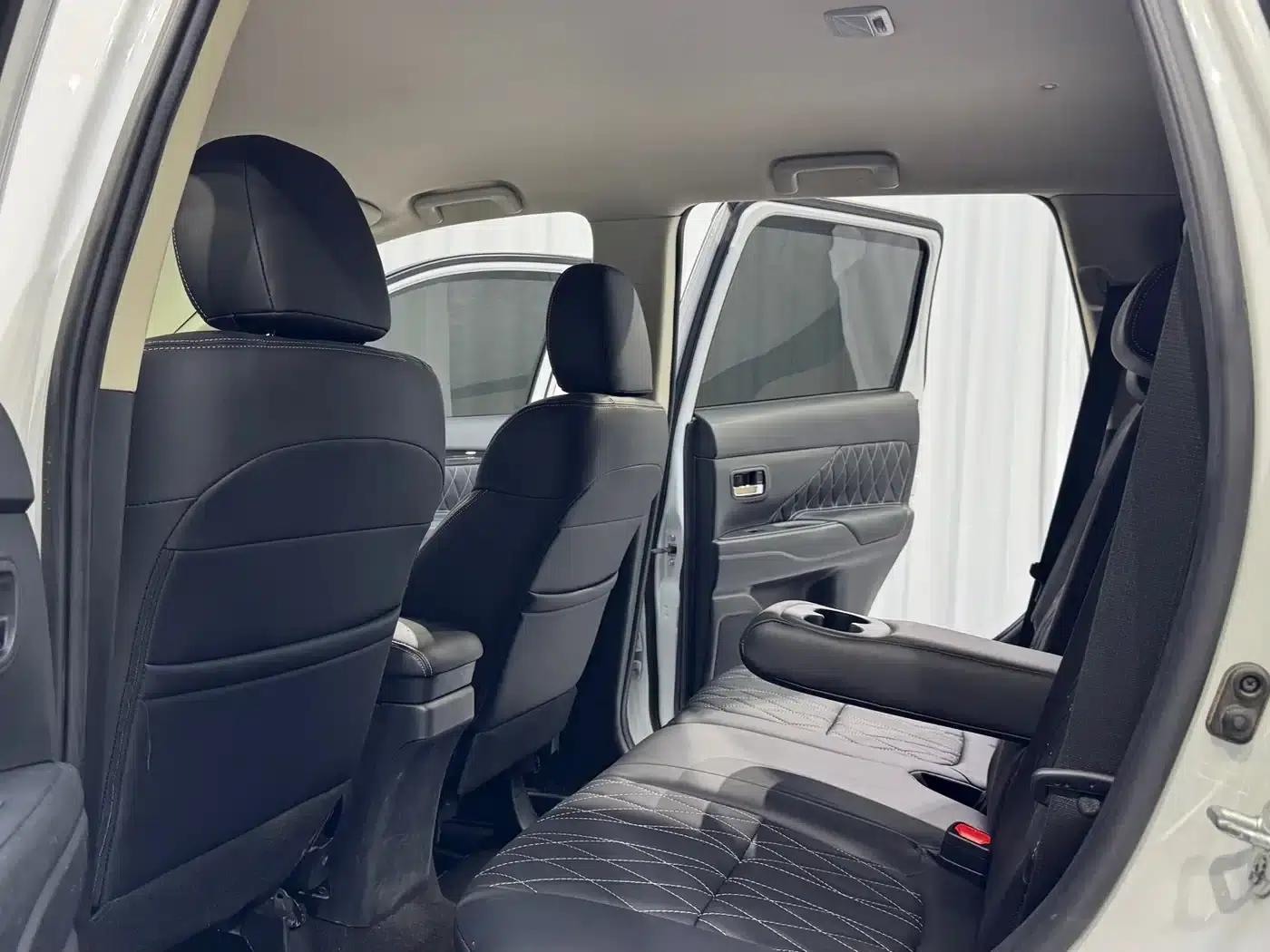 Outlander 2021 2.0L 2WD Comfortline 5-seater — миниатюра 12