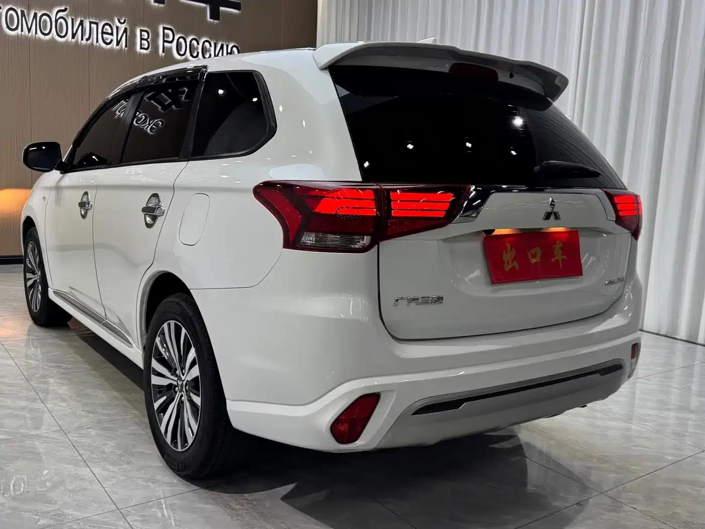 Outlander 2021 2.0L 2WD Comfortline 5-seater — миниатюра 6