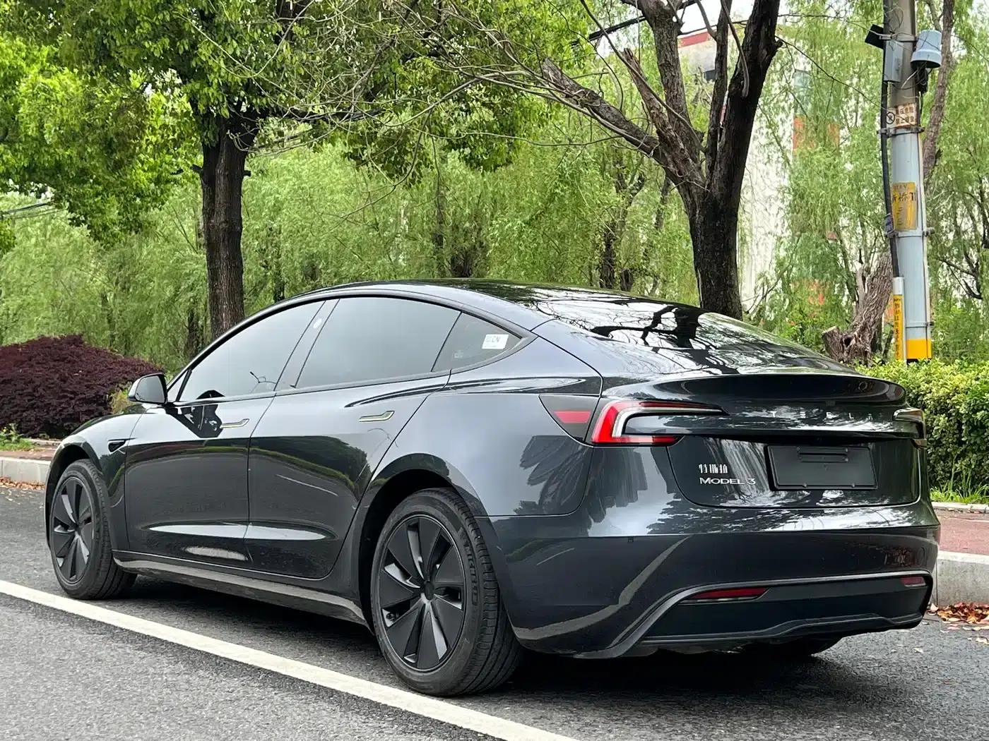 Model 3 2023 Rear-Wheel Drive — миниатюра 3