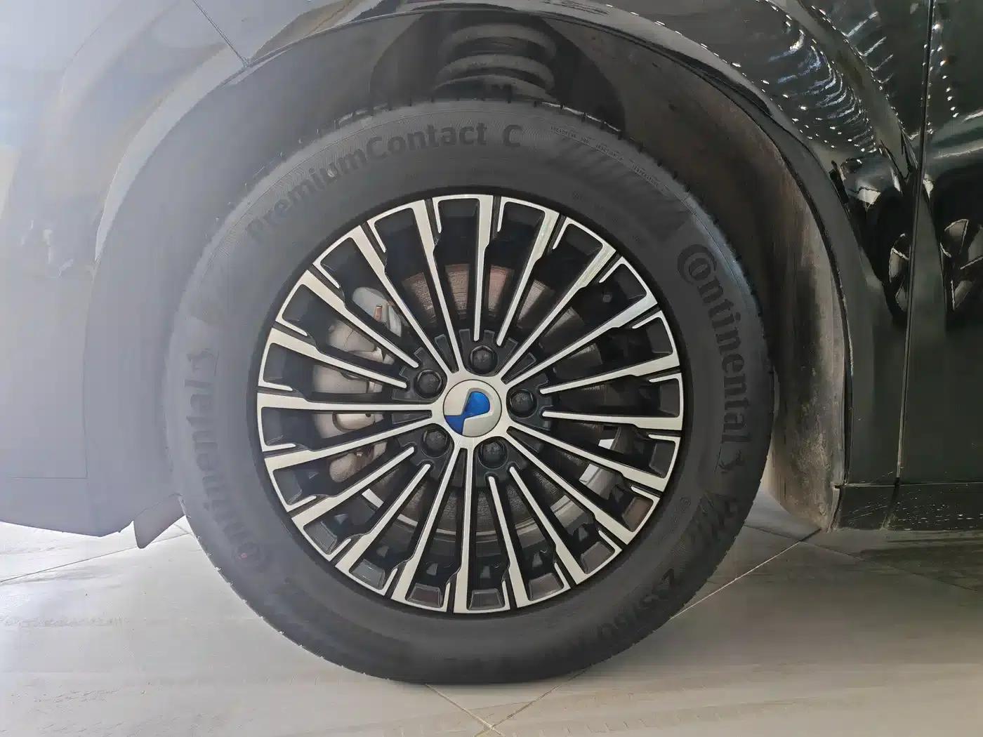 Denza D9 2025 DM-i Smart Driving Edition 1020 AWD Flagship Model — миниатюра 6