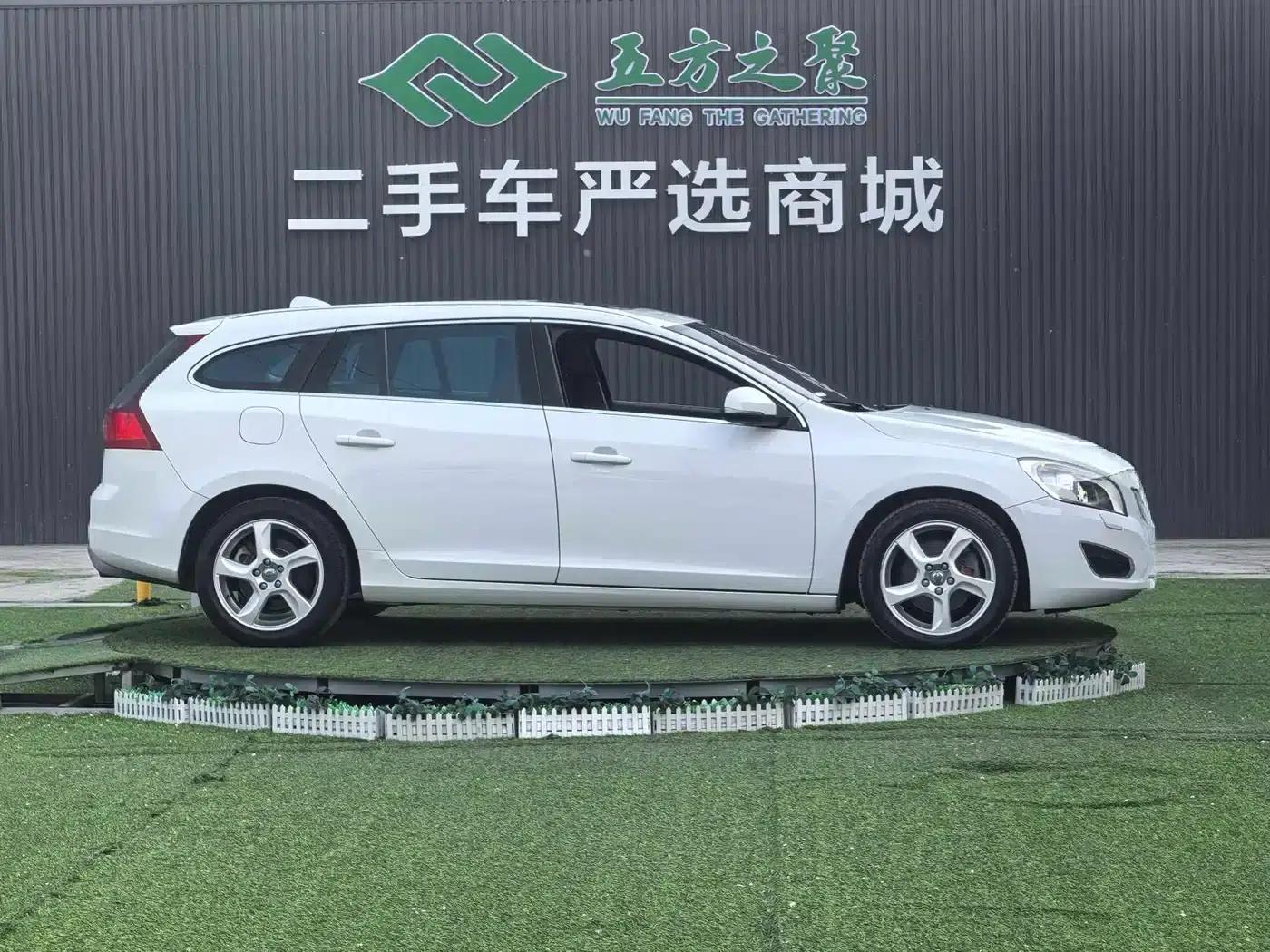 2012 Volvo S60 Imported T5 Smart Edition — миниатюра 4