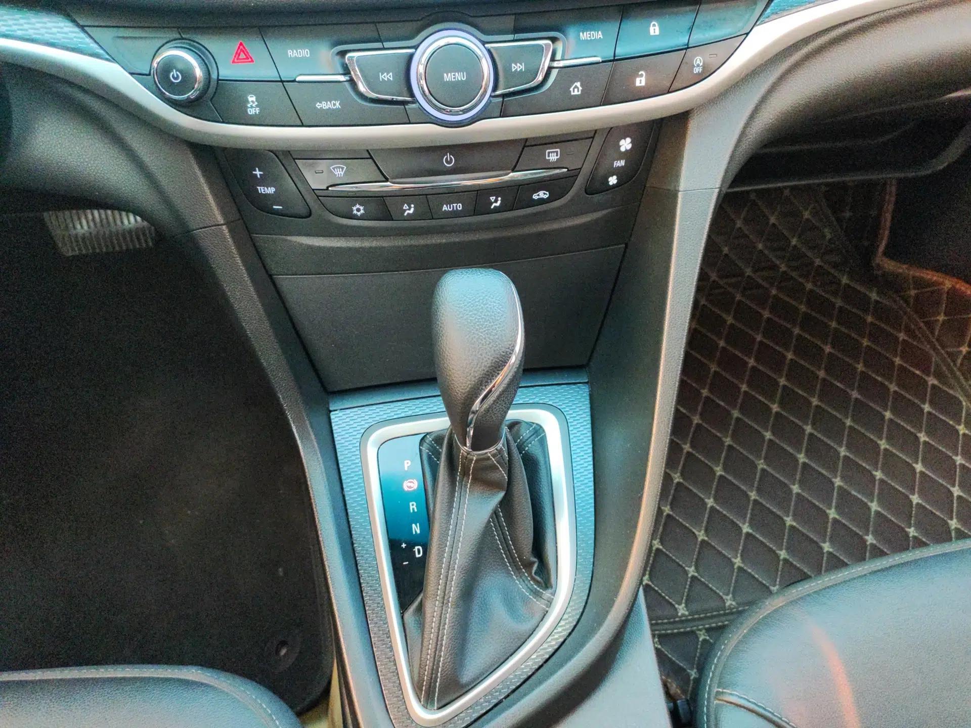 Buick GT 2019 18T Automatic Connected Elite Model China VI Standard — миниатюра 17