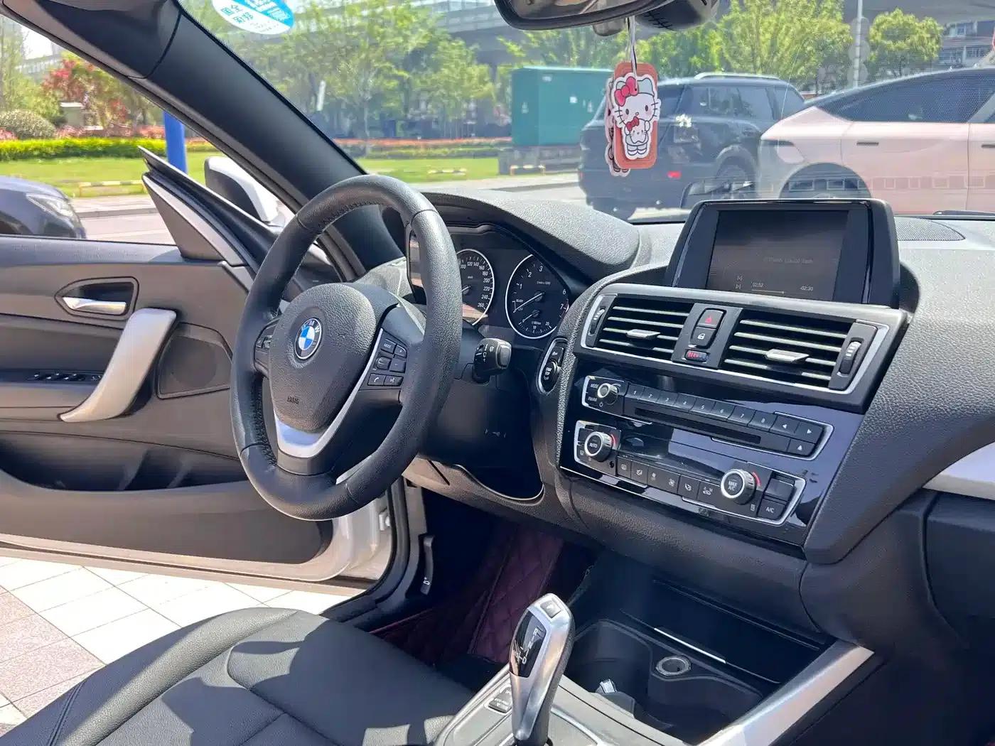 2015 BMW 2 Series Imported 220i Convertible Coupe Leading Model — миниатюра 10