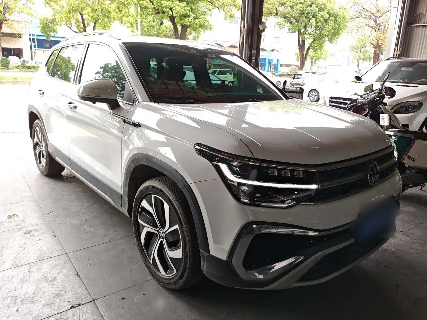 Volkswagen Tharu 2023 300TSI Two-Wheel-Drive Full Moon Edition — миниатюра 3