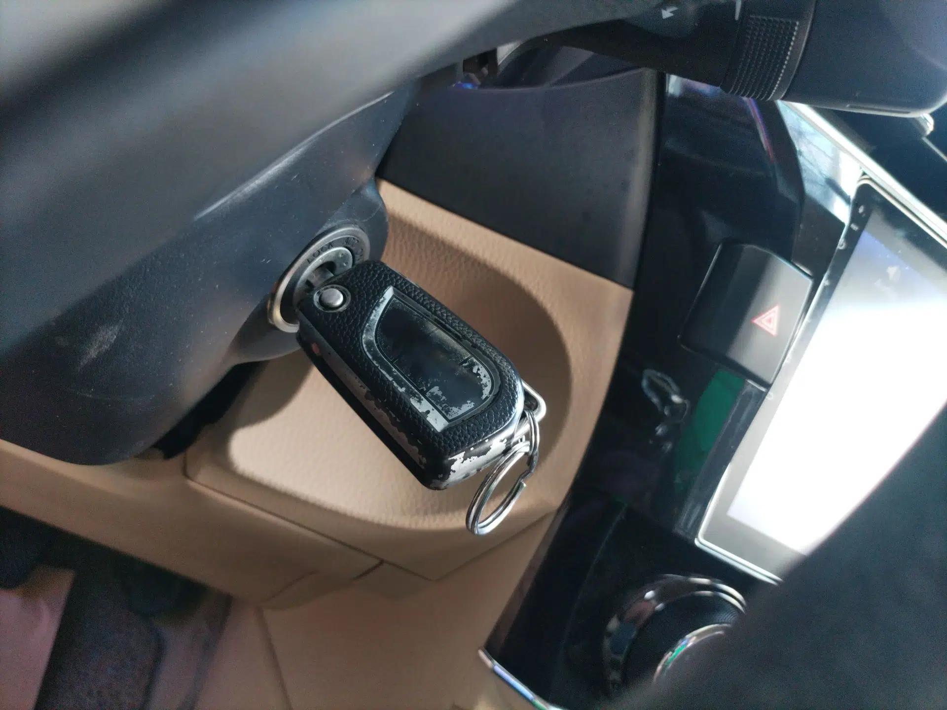 Toyota Corolla 2017 1.6L CVT GL — миниатюра 12