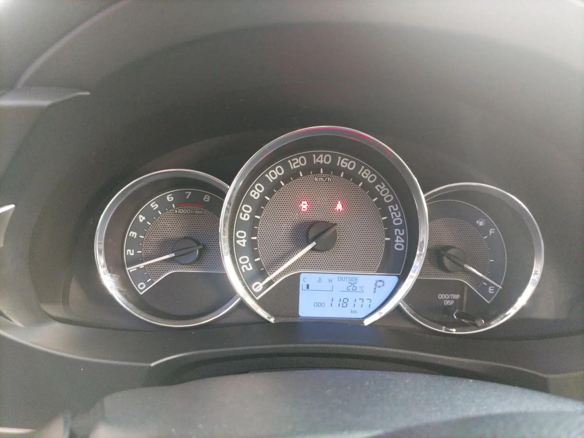 Toyota Corolla 2017 1.6L CVT GL — миниатюра 15