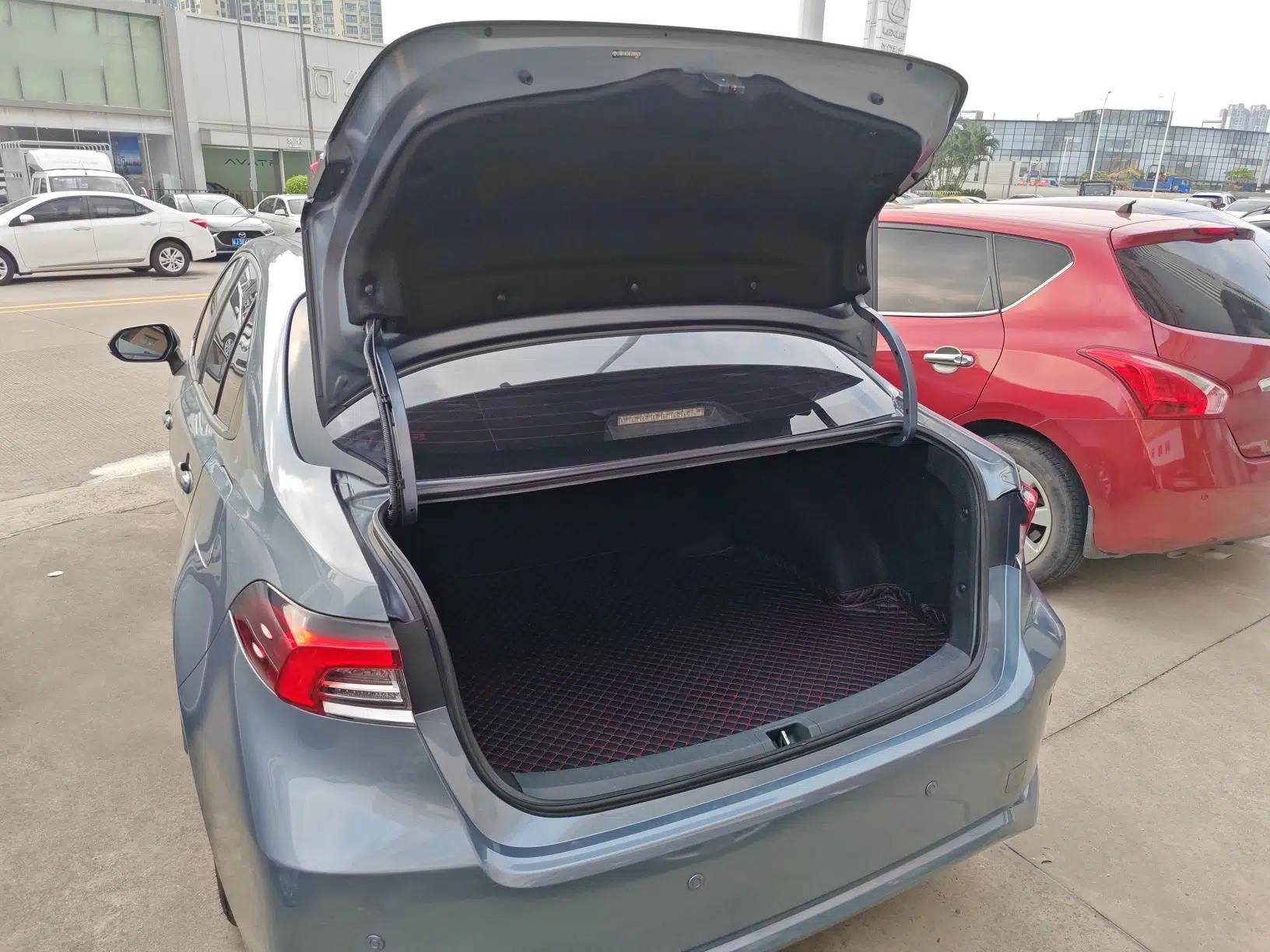 Toyota Corolla 2021 Dual-Motor 1.8L E-CVT Elite Edition — миниатюра 17
