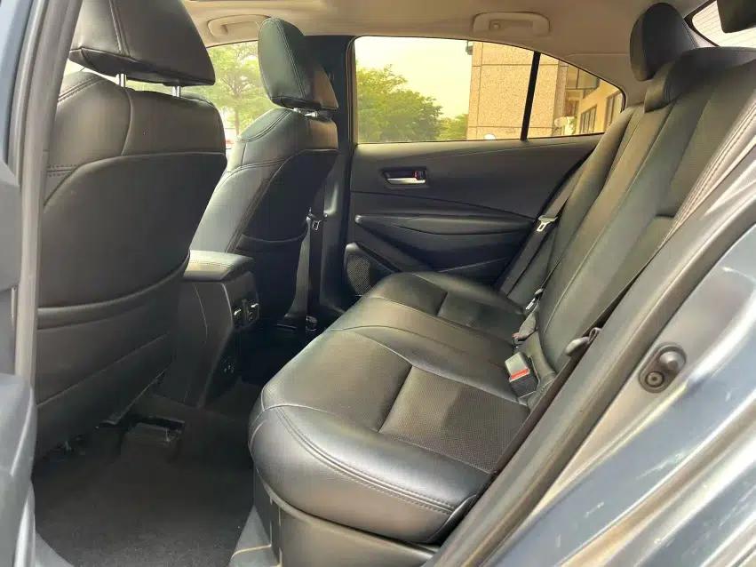 Toyota Corolla 2021 Dual-Motor 1.8L E-CVT Elite Edition — миниатюра 18