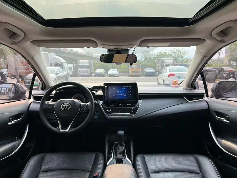 Toyota Corolla 2021 Dual-Motor 1.8L E-CVT Elite Edition — миниатюра 19