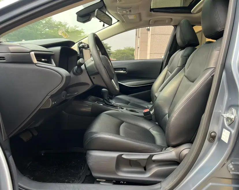 Toyota Corolla 2021 Dual-Motor 1.8L E-CVT Elite Edition — миниатюра 20