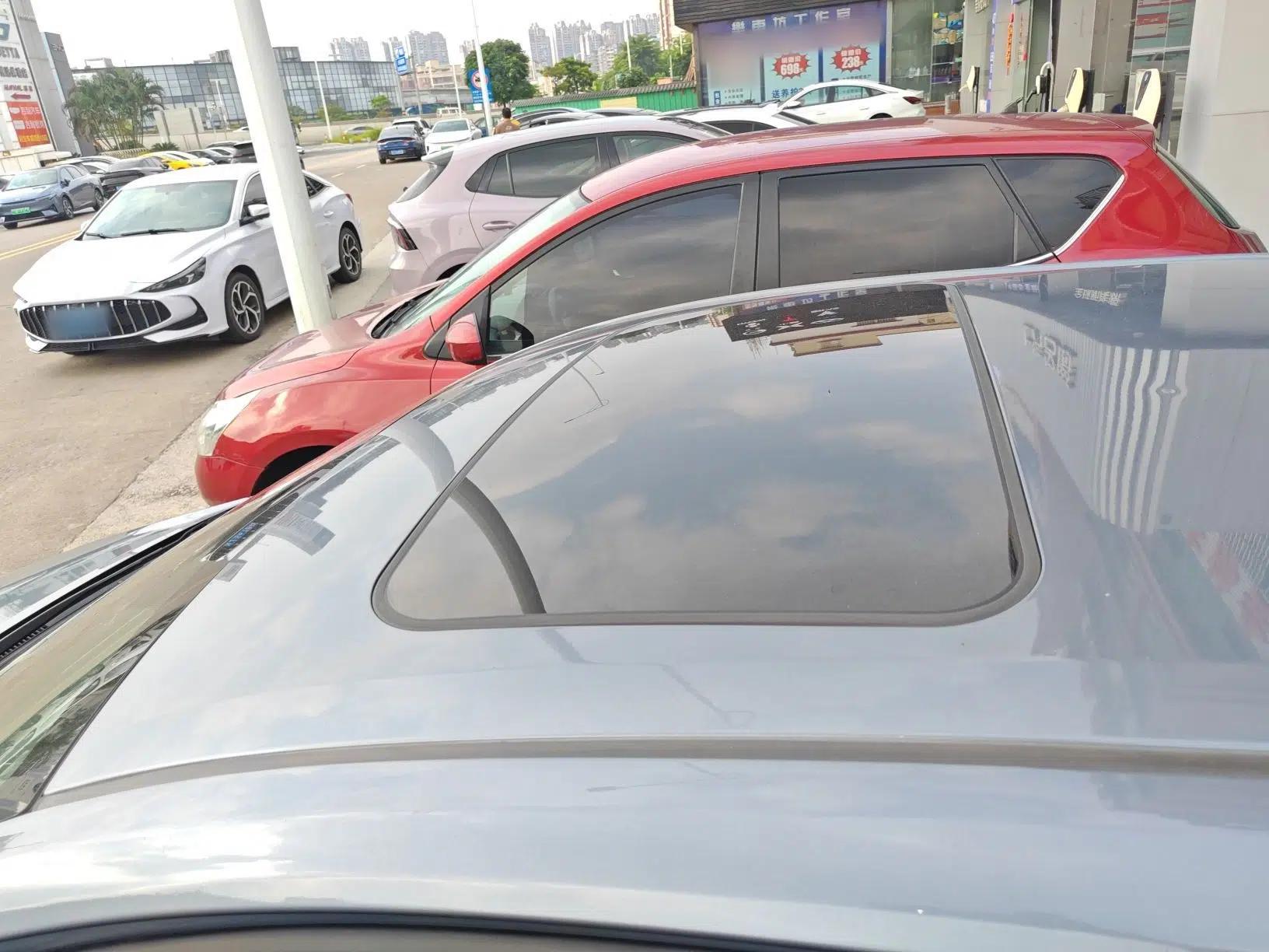 Toyota Corolla 2021 Dual-Motor 1.8L E-CVT Elite Edition — миниатюра 9