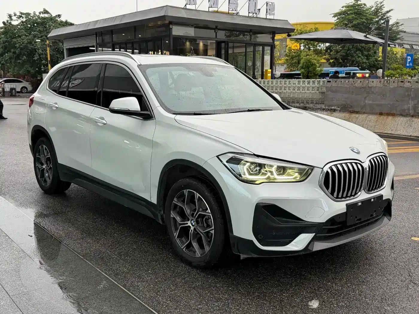 BMW X1 2021 sDrive25Li Leading Edition — миниатюра 3
