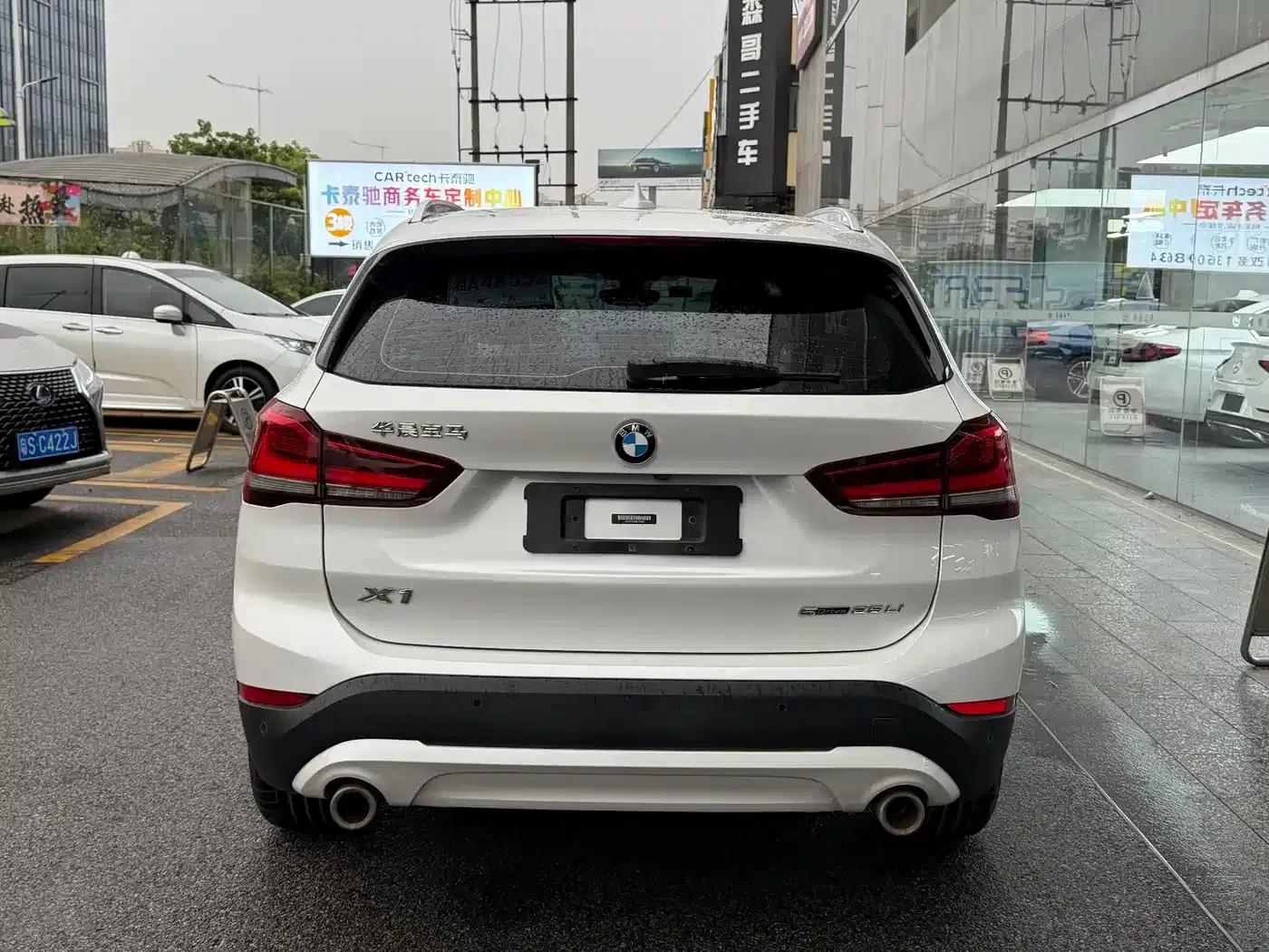 BMW X1 2021 sDrive25Li Leading Edition — миниатюра 4