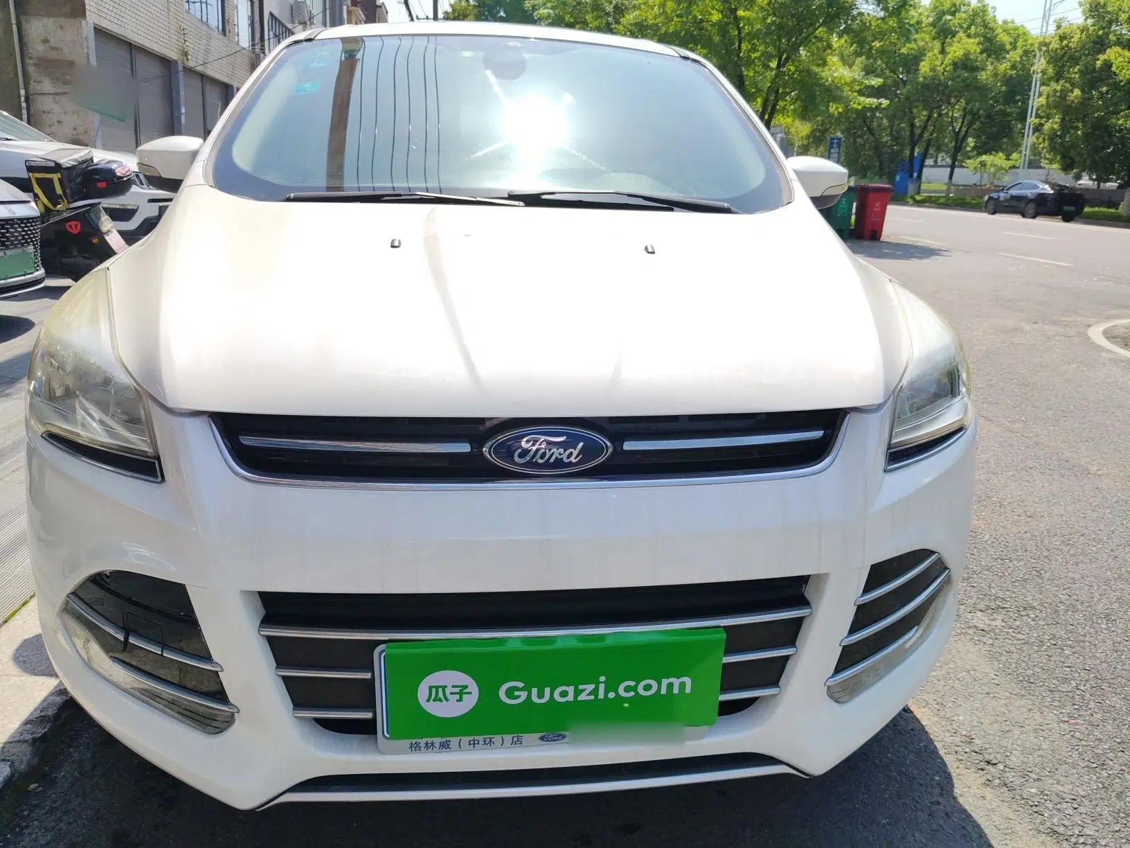 Ford Kuga 2013 1.6L GTDi Two-Wheel-Drive Trend Model — миниатюра 2