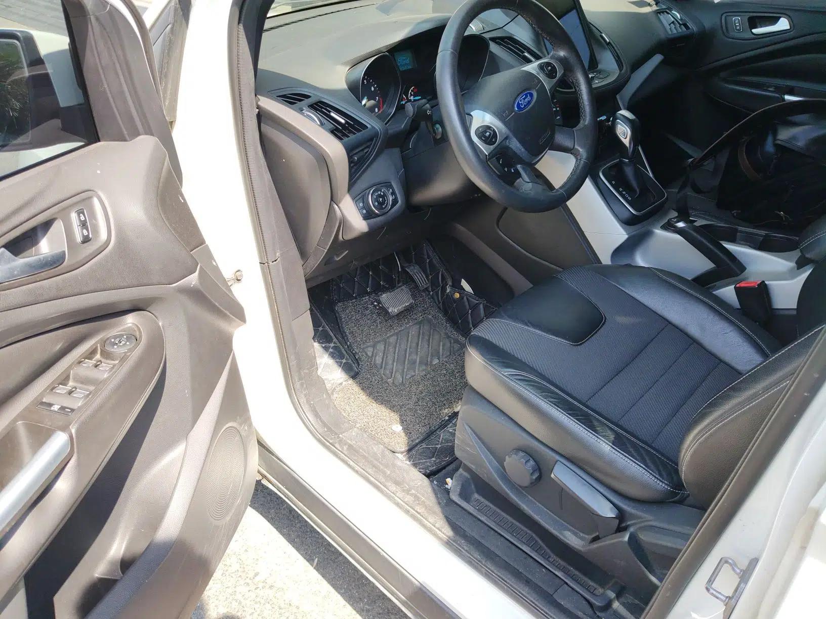 Ford Kuga 2013 1.6L GTDi Two-Wheel-Drive Trend Model — миниатюра 19