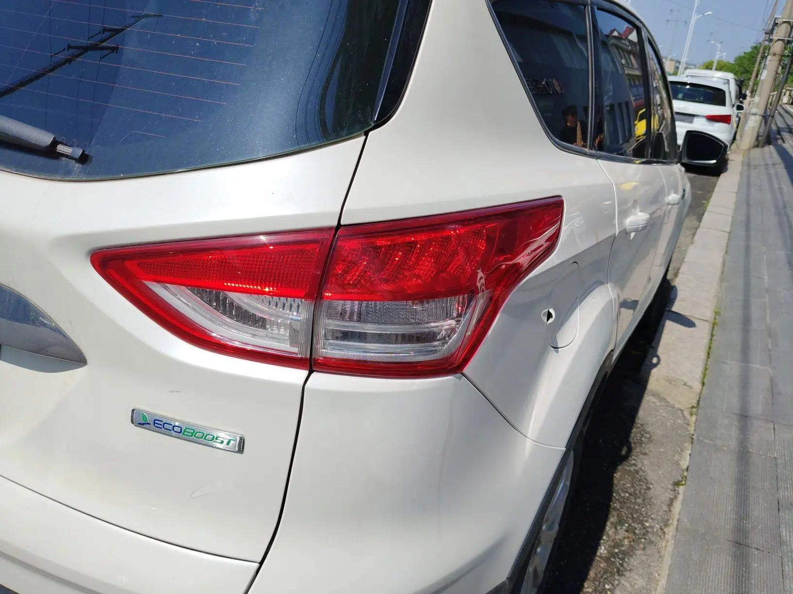 Ford Kuga 2013 1.6L GTDi Two-Wheel-Drive Trend Model — миниатюра 7
