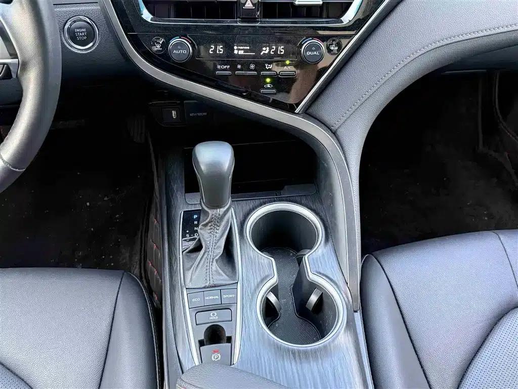 2023 Camry 2.5G Luxury Edition — миниатюра 12