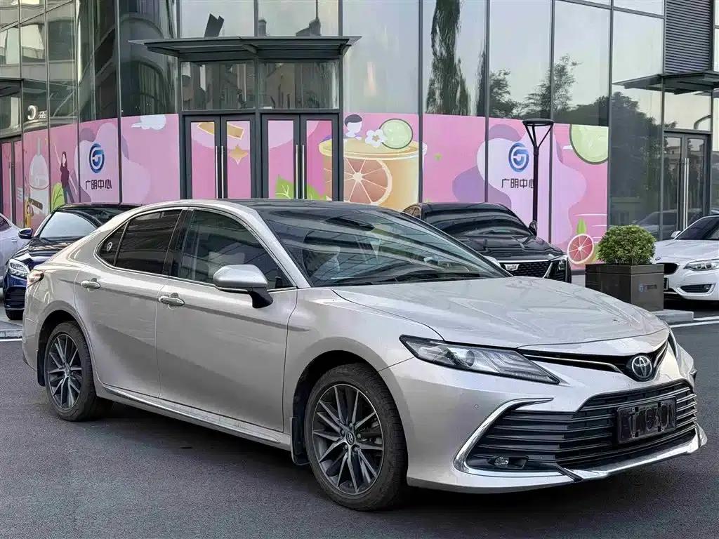 2023 Camry 2.5G Luxury Edition — миниатюра 3