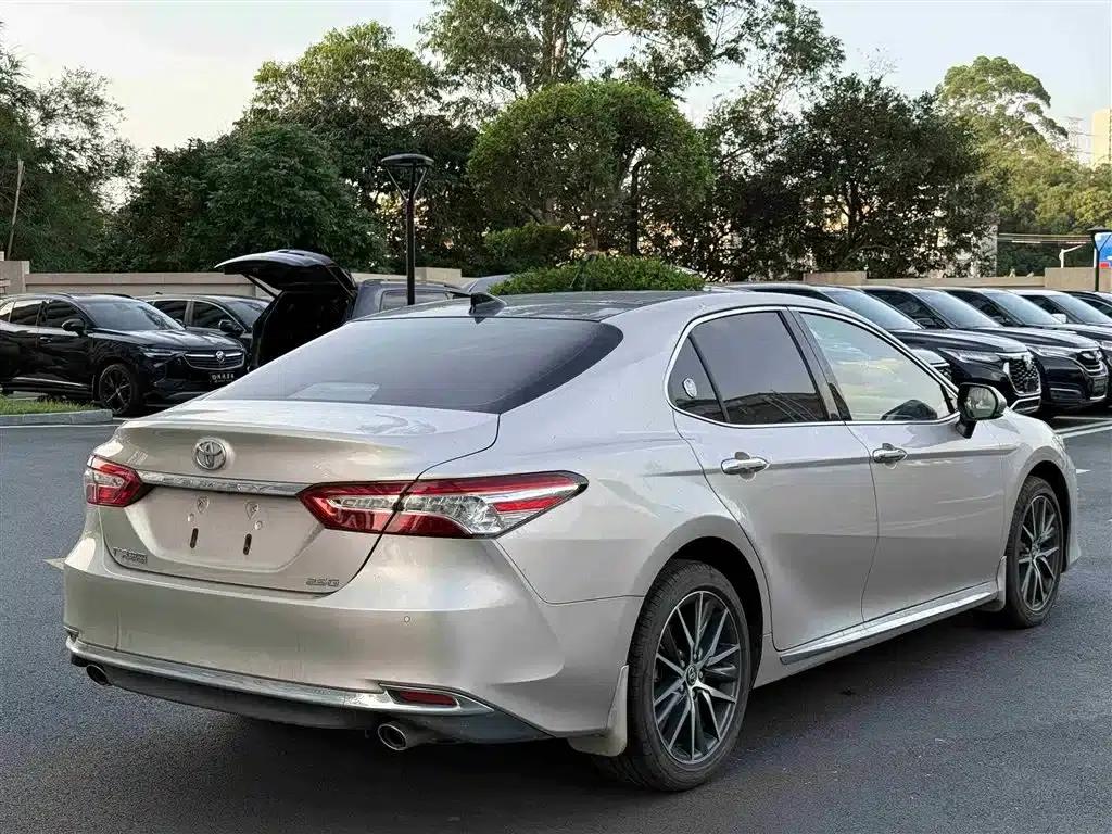 2023 Camry 2.5G Luxury Edition — миниатюра 6