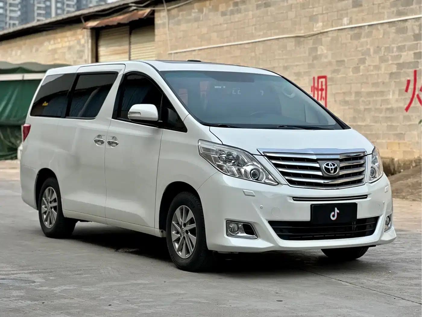 2014 Alphard Middle East Version — миниатюра 3