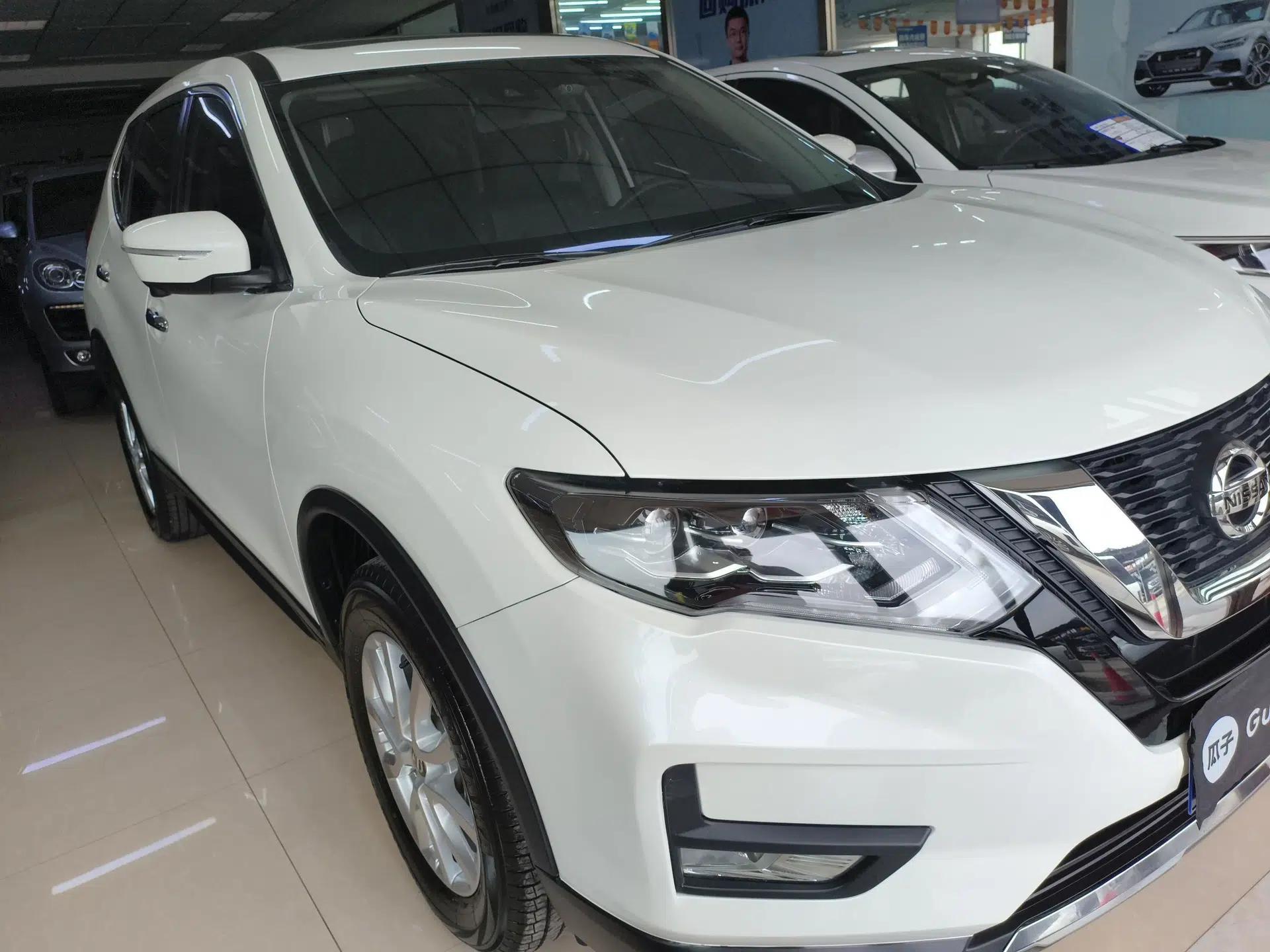 Nissan X-Trail 2023 Classic 2.0L Two-Wheel Drive Smart Connect Premium Edition — миниатюра 3