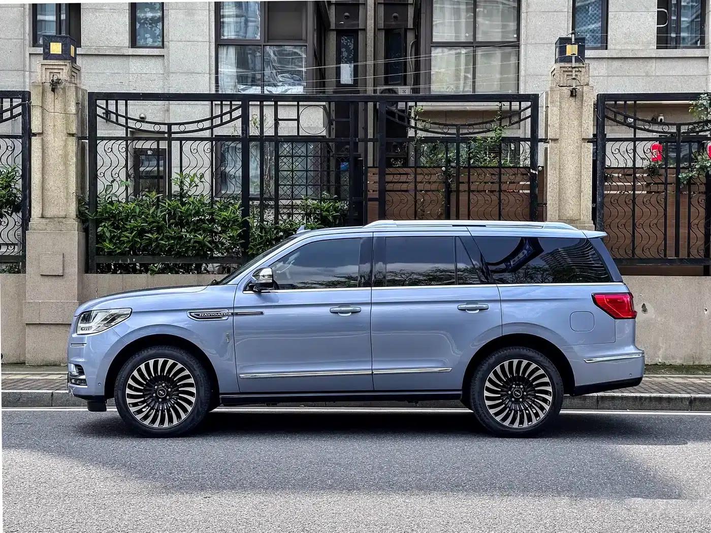 Navigator 2020 3.5T Presidential Series — миниатюра 3