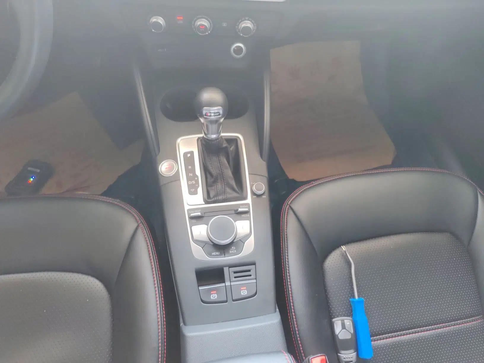 Audi A3 2018 30th Anniversary Edition Limousine 35 TFSI Ambition Model — миниатюра 17