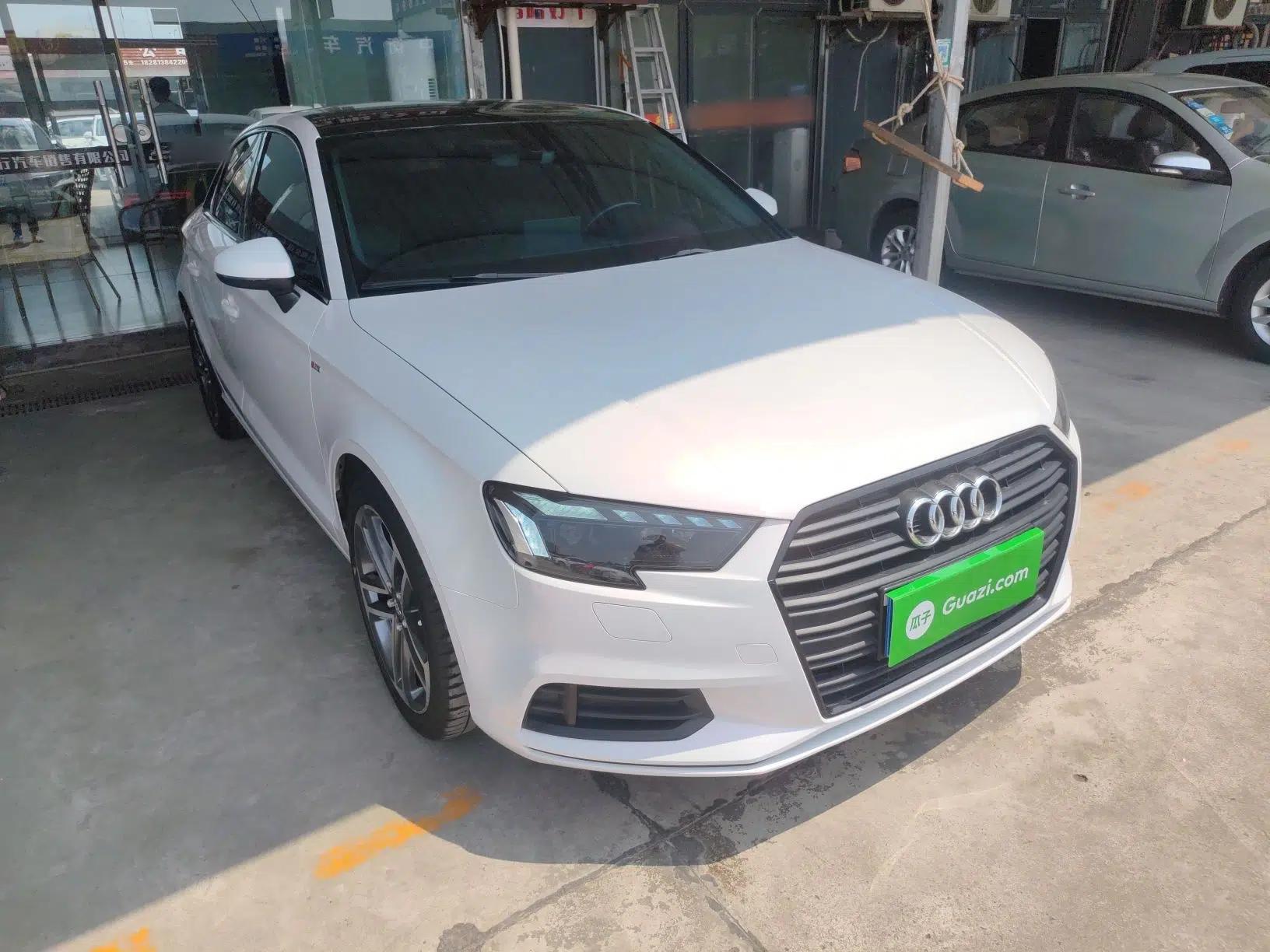 Audi A3 2018 30th Anniversary Edition Limousine 35 TFSI Ambition Model — миниатюра 3