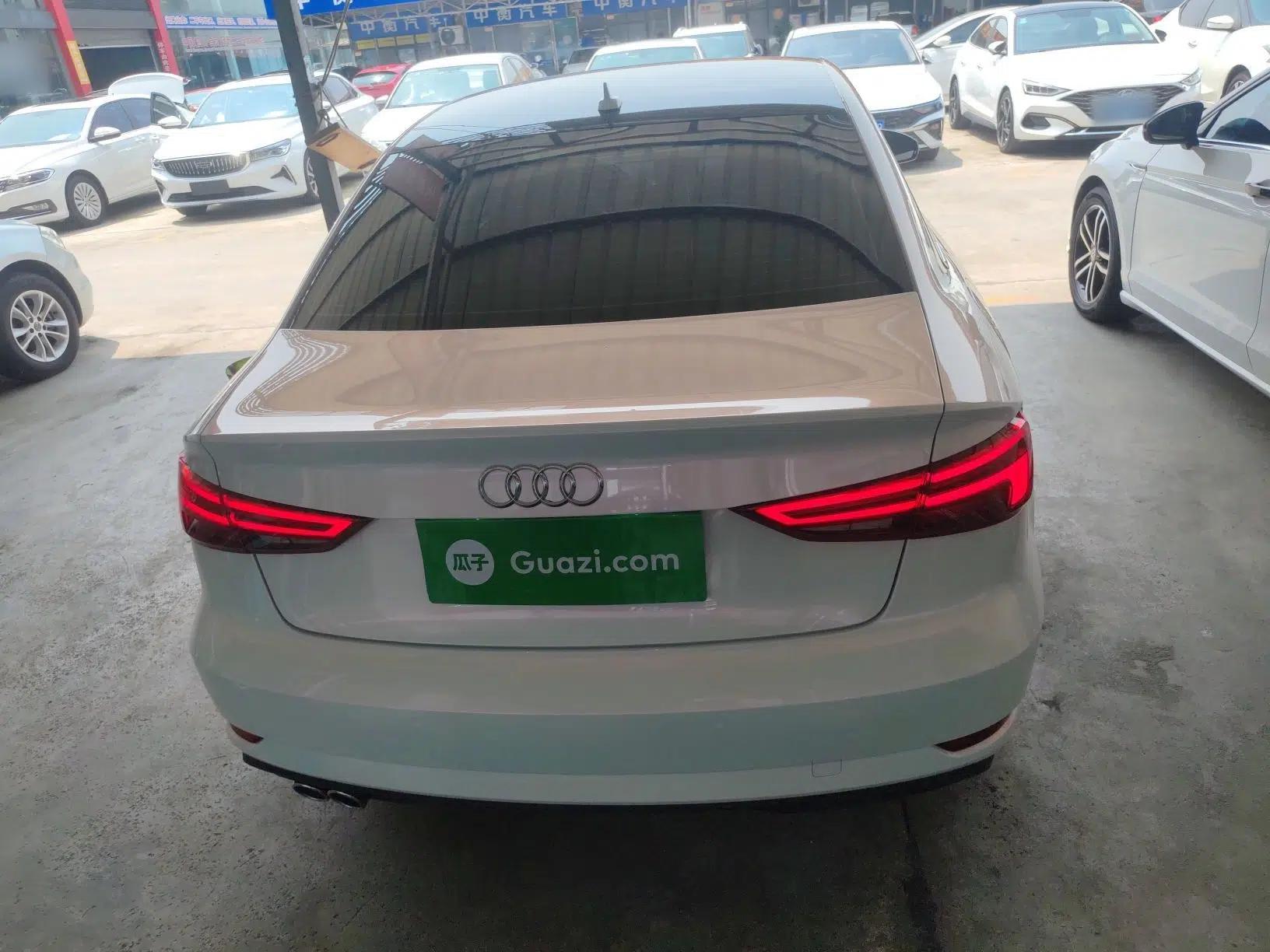 Audi A3 2018 30th Anniversary Edition Limousine 35 TFSI Ambition Model — миниатюра 5
