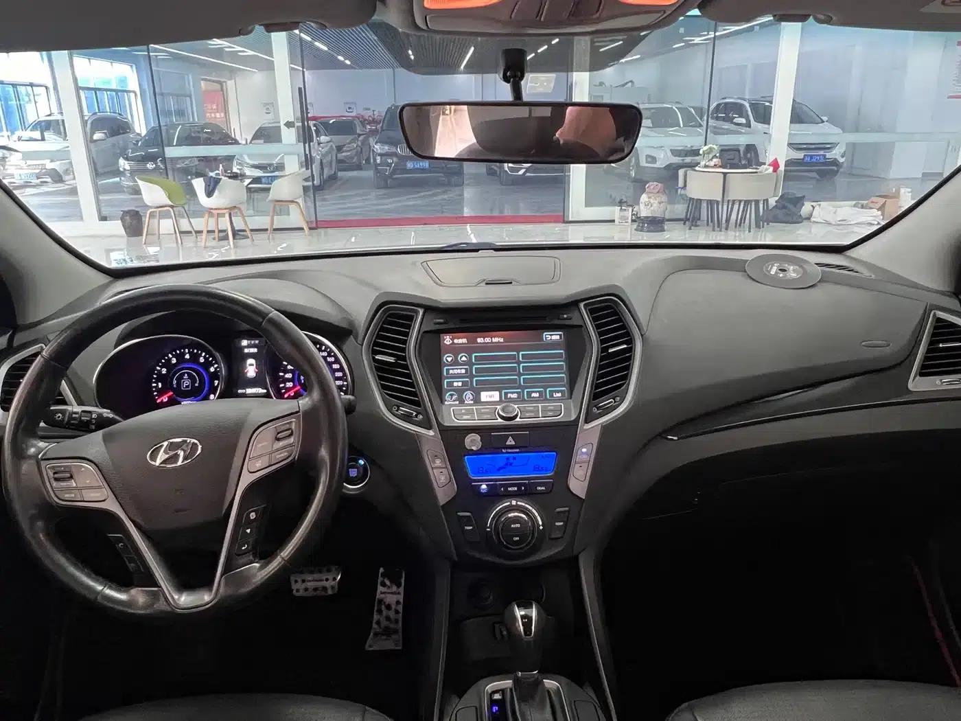 Santa Fe 2013 2.4L Automatic 2WD Smart Edition — миниатюра 12