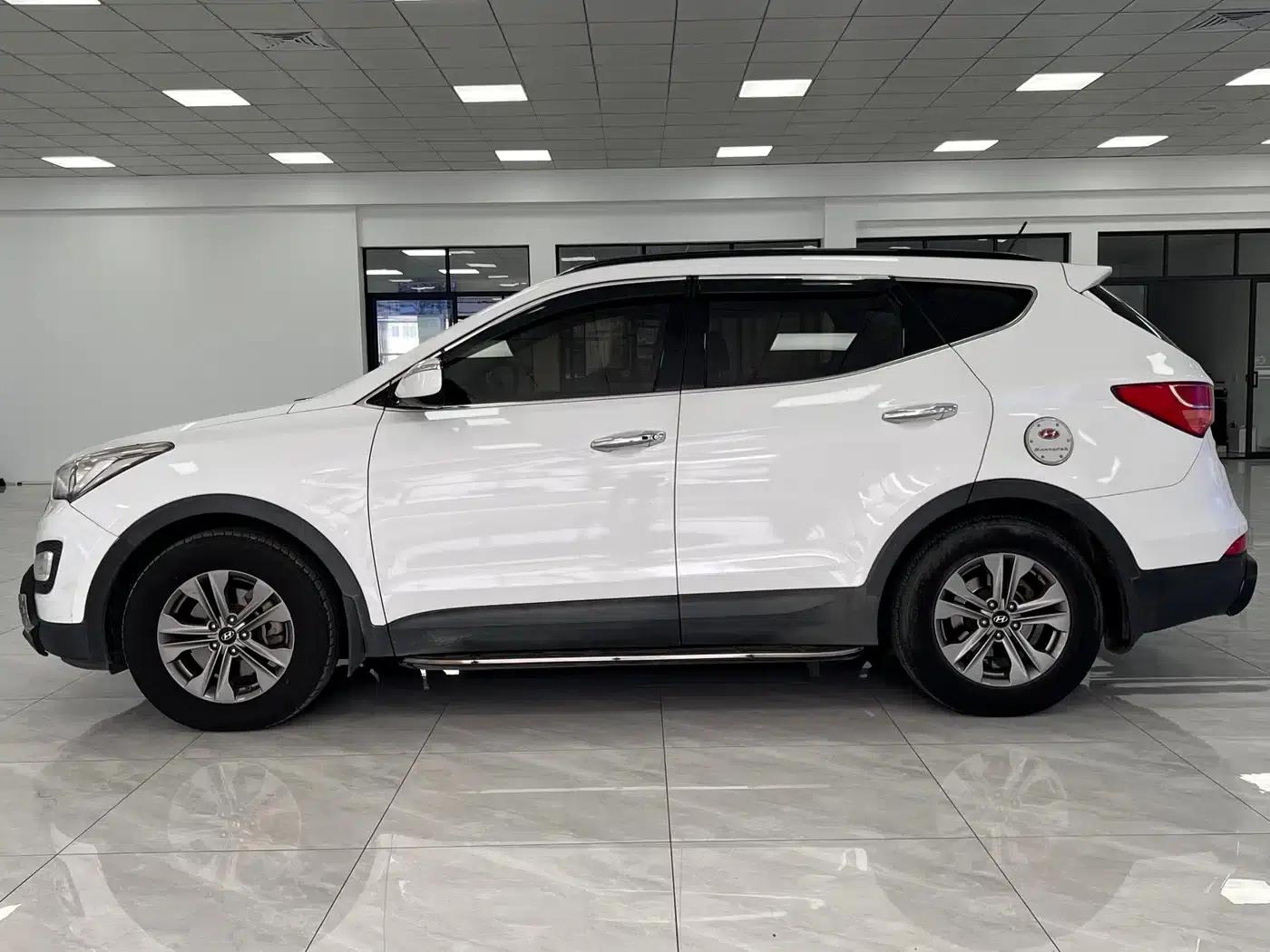 Santa Fe 2013 2.4L Automatic 2WD Smart Edition — миниатюра 4