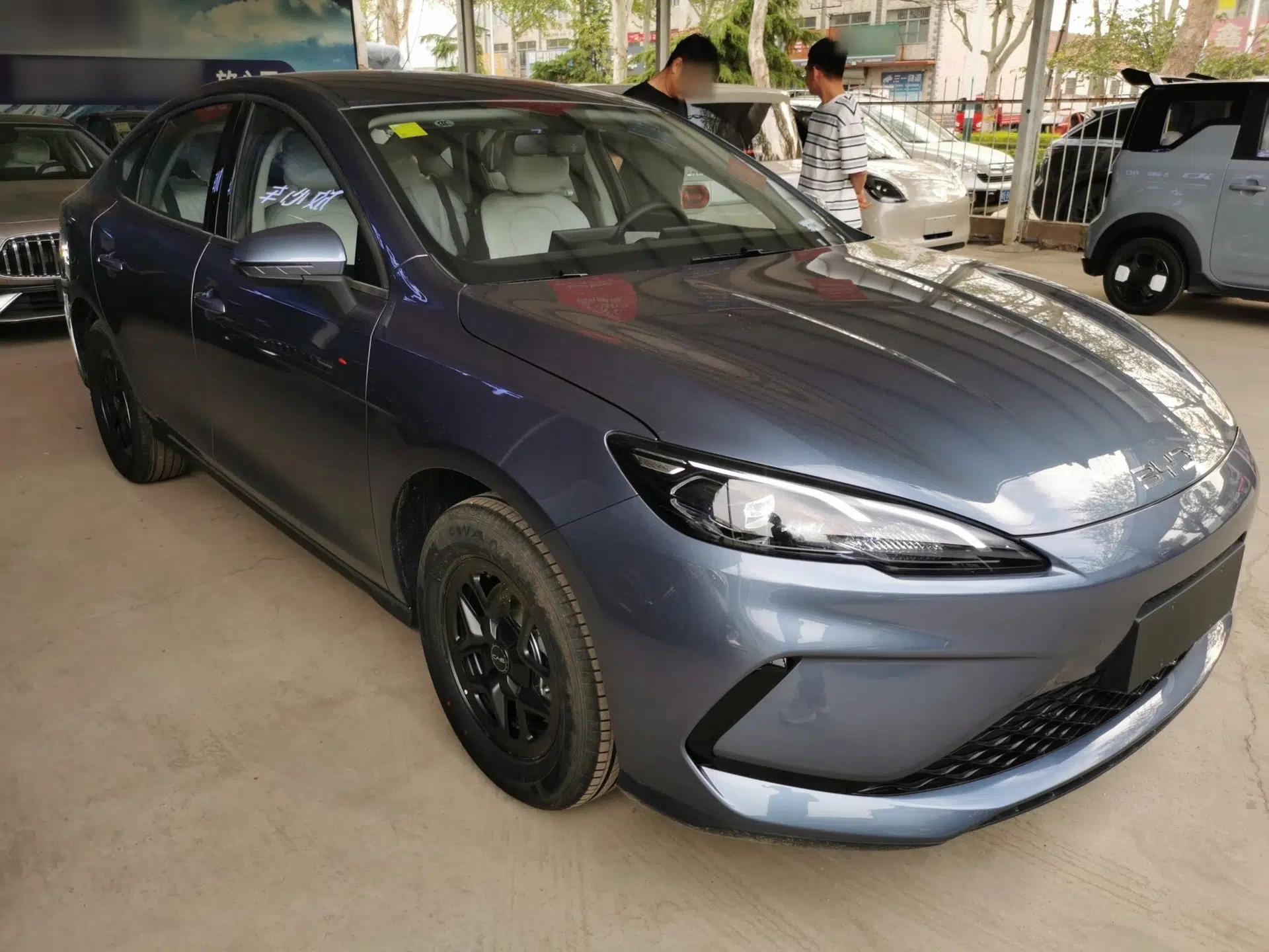 BYD Seal 05 DM-i 2026 DM-i 128KM Luxury Edition — миниатюра 3