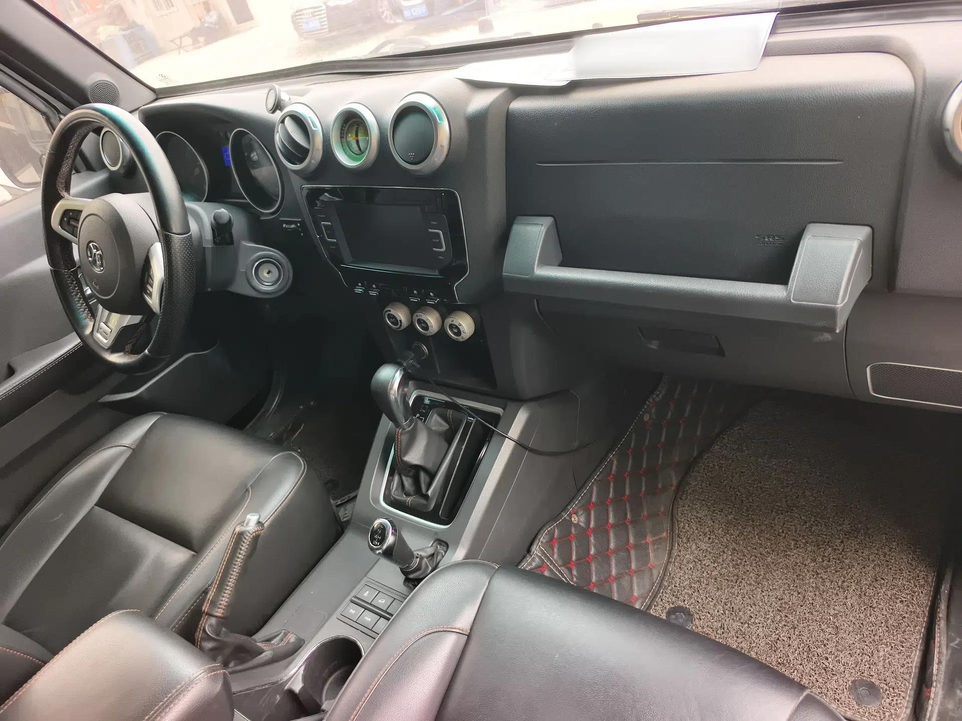 BAIC Off-Road BJ40 2016 40L 2.3T Automatic All-Wheel Drive Premium Edition — миниатюра 12