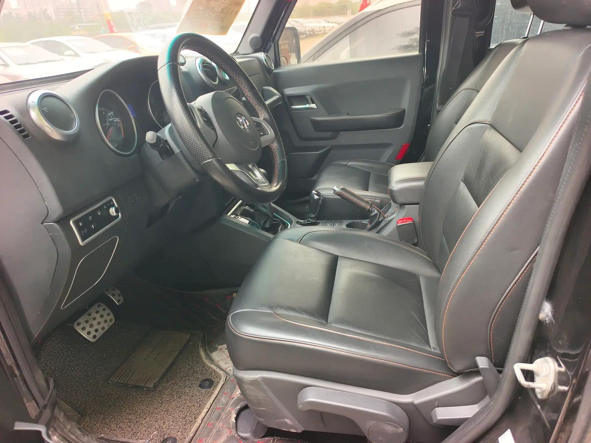 BAIC Off-Road BJ40 2016 40L 2.3T Automatic All-Wheel Drive Premium Edition — миниатюра 17