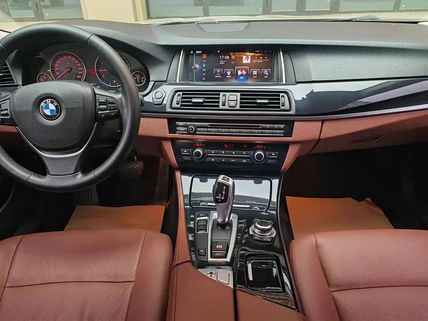 BMW 5 Series 2017 520Li Elegant Edition — миниатюра 7