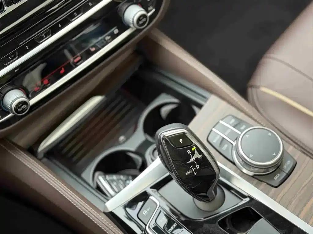 BMW 5 Series 2018 530Li Luxury Package — миниатюра 8