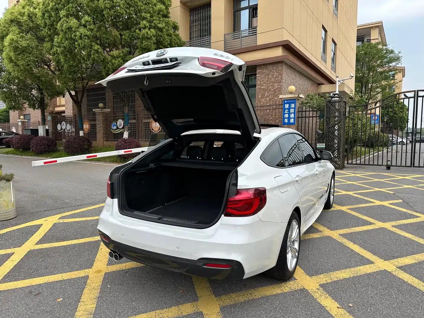 2020 BMW 3 Series GT 320i M Sport Package — миниатюра 13