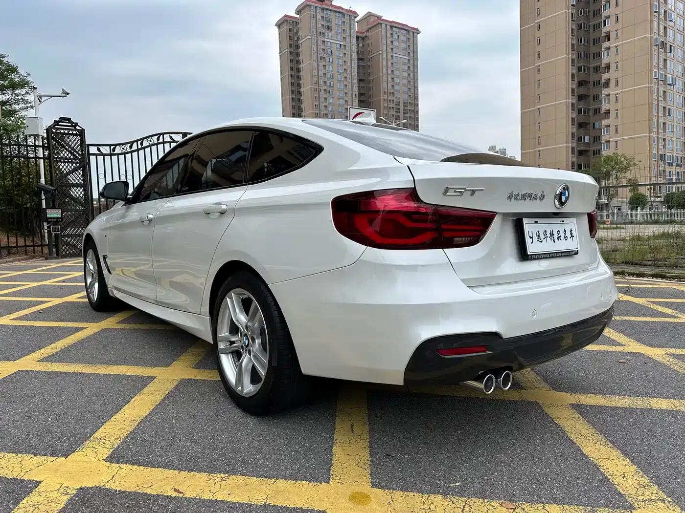 2020 BMW 3 Series GT 320i M Sport Package — миниатюра 4