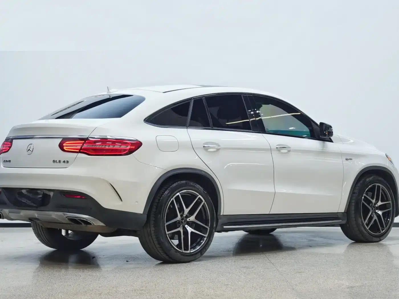 Mercedes-Benz GLE Coupe AMG 2017 AMG GLE 43 4MATIC Coupe SUV — миниатюра 12