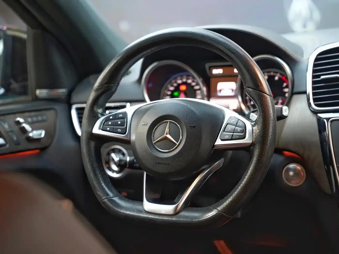 Mercedes-Benz GLE Coupe AMG 2017 AMG GLE 43 4MATIC Coupe SUV — миниатюра 6